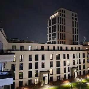 3 2 Bathrooms 2 Toilets New Center Of Underground Parking Space Contactless Self Check-in Duitsland
